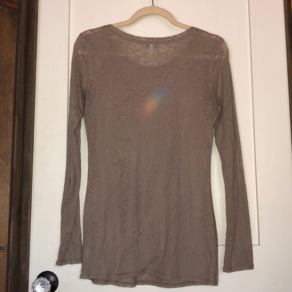 Express Sheer Top - Picture 2 of 4